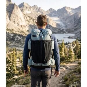Outdoor Vitals Shadow light Ultralight Backpack - Original Model, Artic, Med EUC